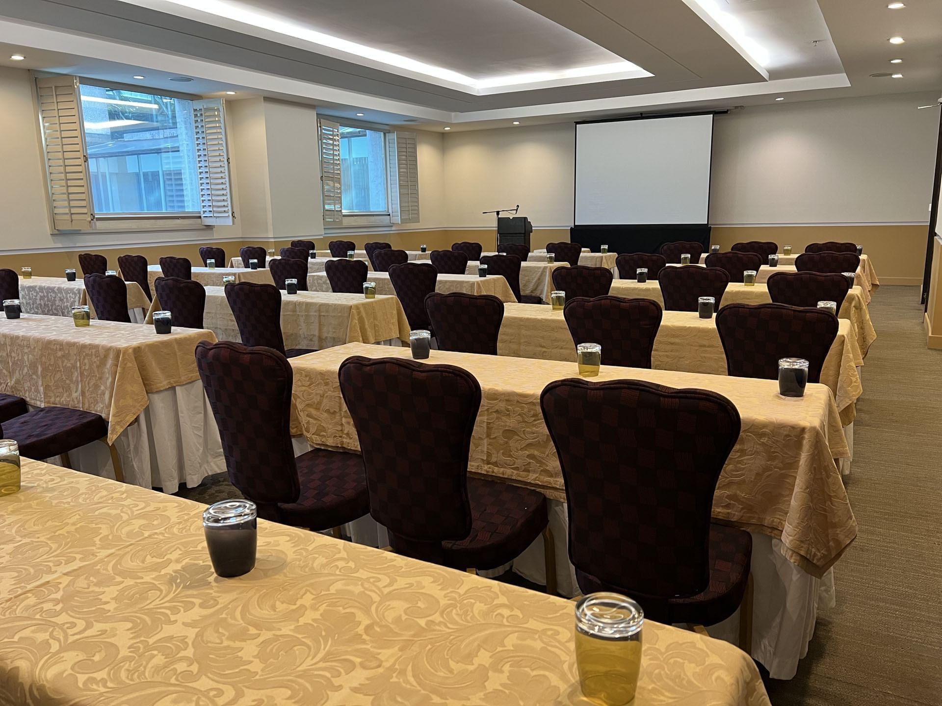 Classroom-set-up in Antigua Room at Tikal Futura Hotel