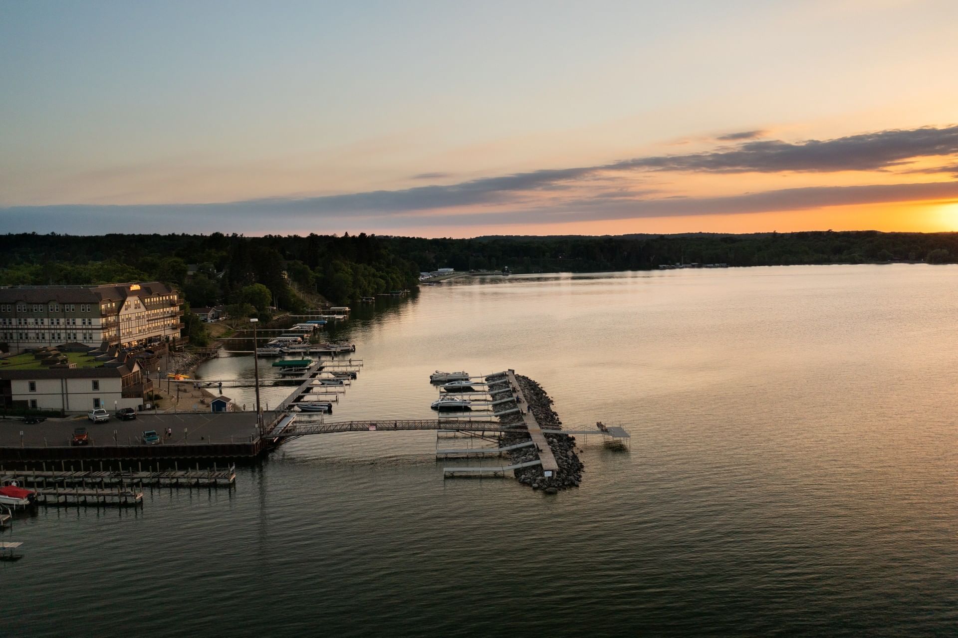 Hotels in Walker MN - Chase on the Lake Resort & Spa