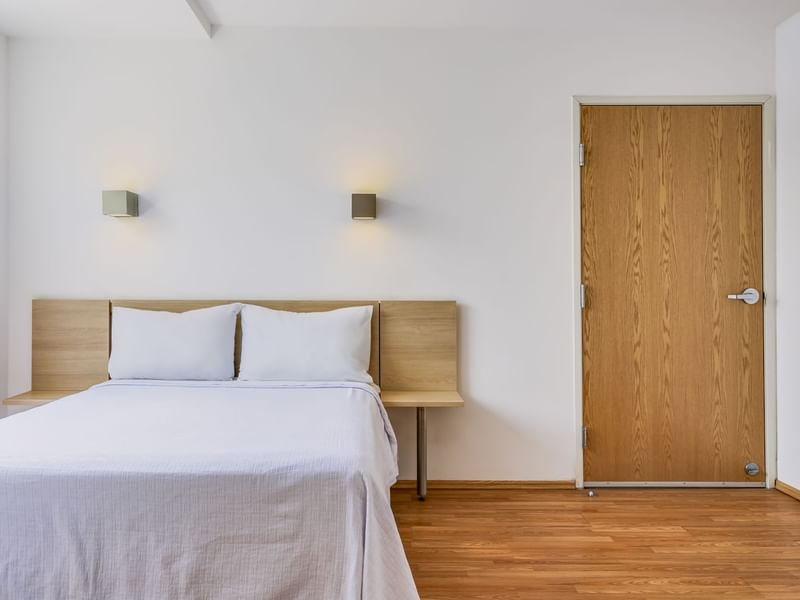 Cama con apliques en Habitación Superior, 1 Queen en One Hotels