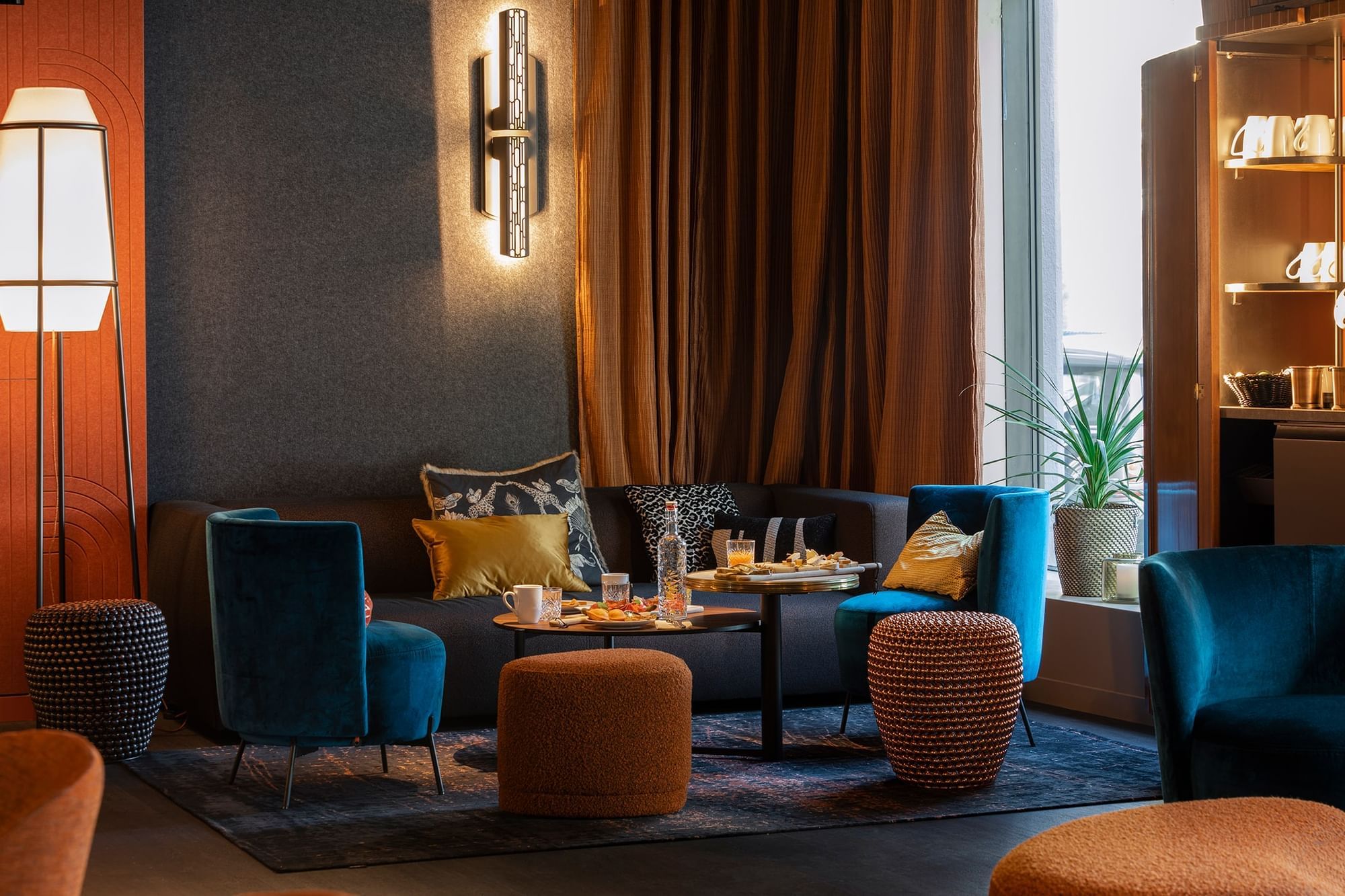 Cocktails, snacks servis au restaurant, Oceania Le Conti Brest