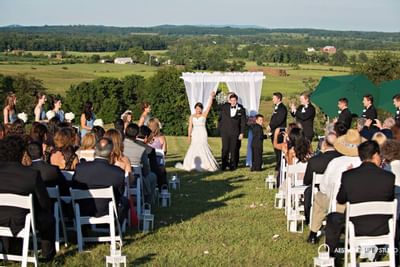Outdoor wedding at Gettysburg.
