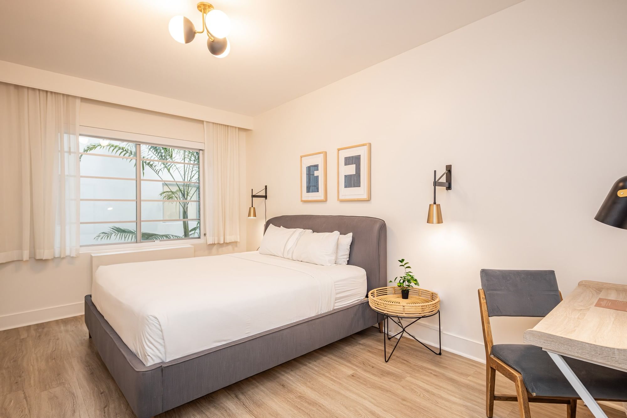Art Deco Hotels in Miami FL | Kenmore Village Hotel