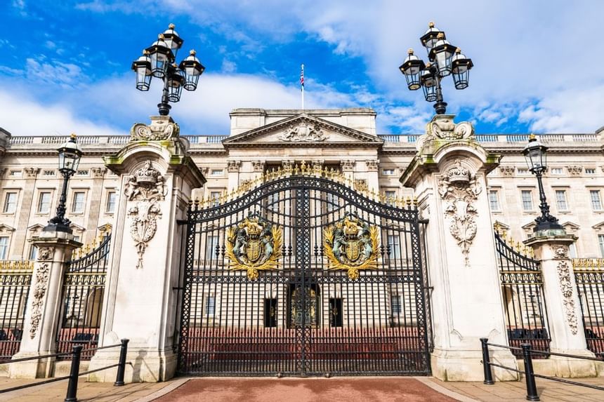 Exterior of Buckingham Palace near Sloane Square Hotel