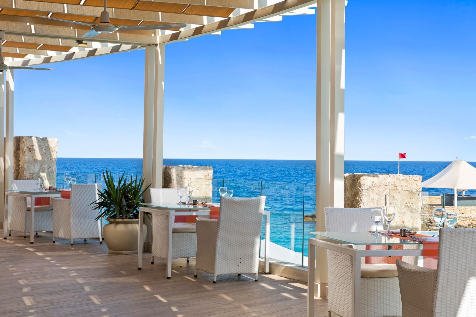 Restaurant asiatique avec vue sur la mer, Pickalbatros Hotels & Resorts