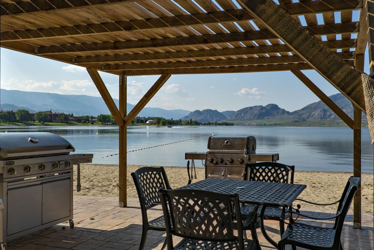 Coast Osoyoos Beach Hotel - BBQ
