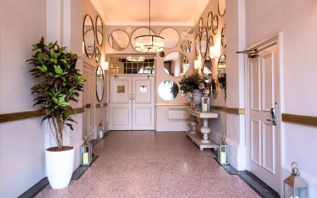 ballroom entrance at villiers hotel in buckingham