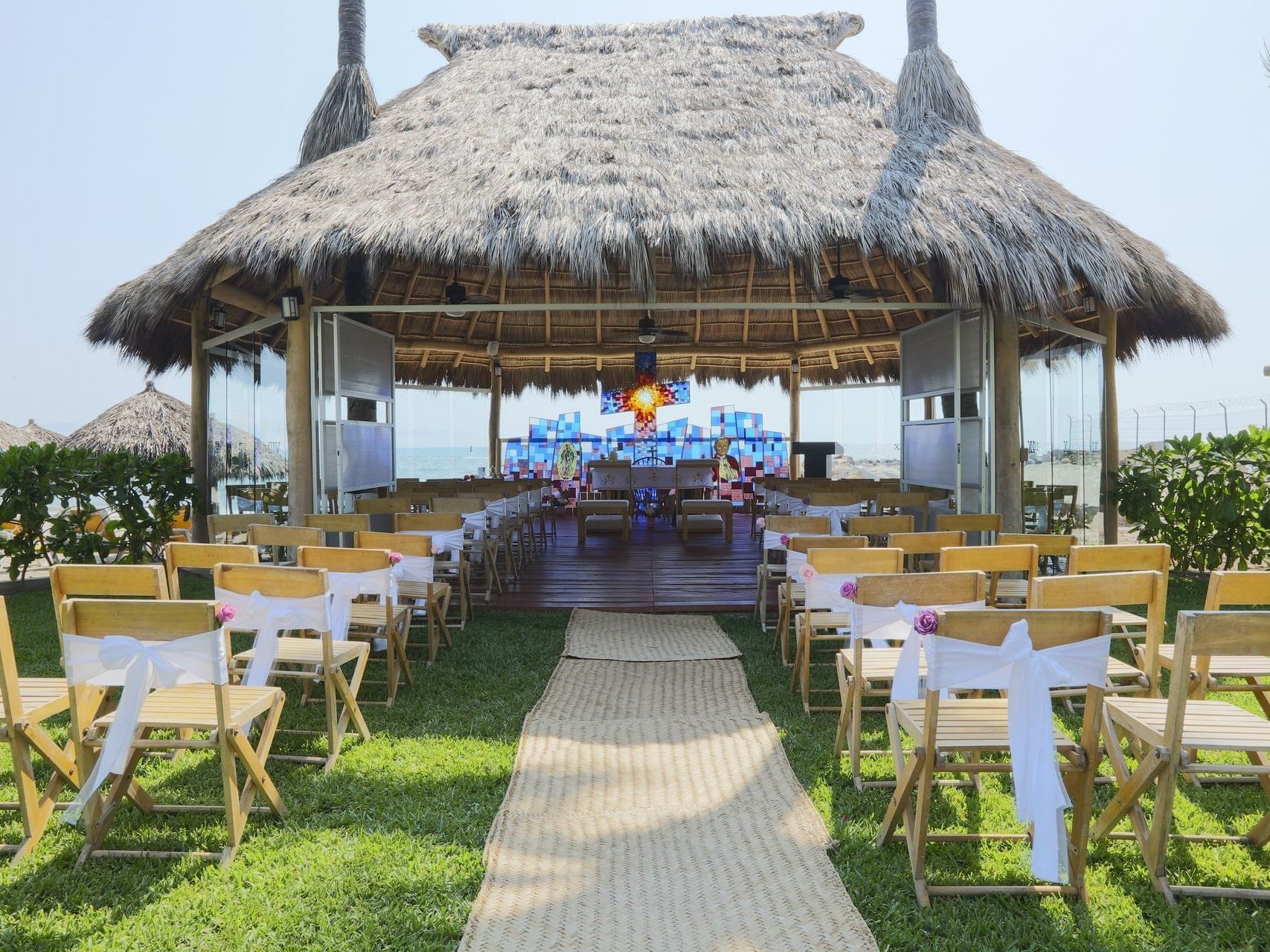 decoracion de bodas en Puerto Vallarta en el Crown Paradise