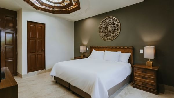 Master suite room at Dos Patios Querétaro Curamoria Collection