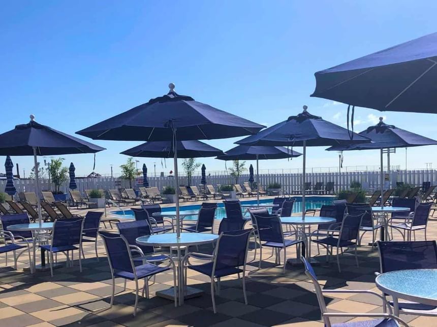 poolside dining at the berkeley pool club