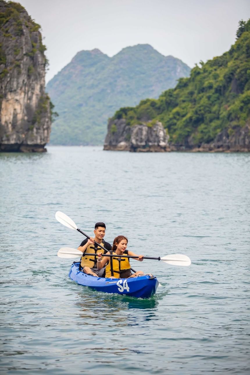 Syrena Cruises Activities - Kayaking