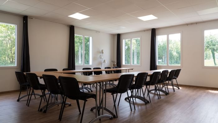 Interior of a dining area at Hotel les quatre salines