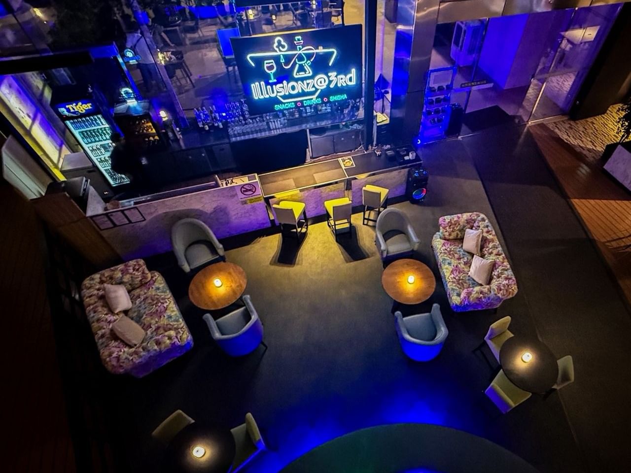 illusionz-lounge- hotel-maya
