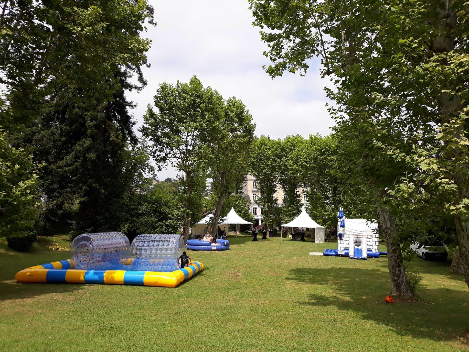 Garden Party at Hôtel du Parc in Salies-de-Béarn, France
