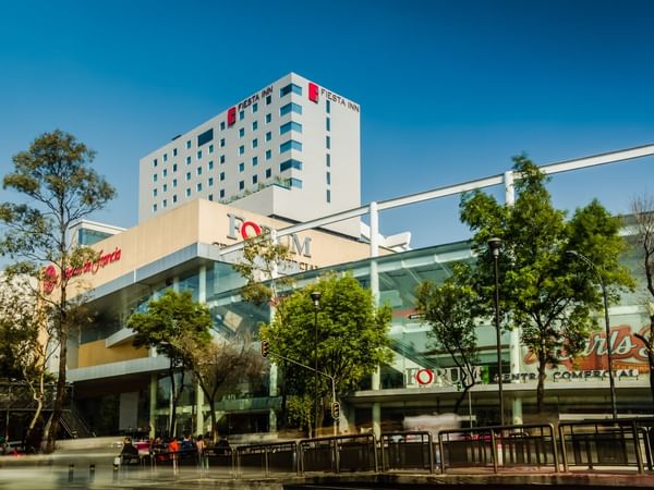 Exterior view of entrance to Fiesta Inn Ciudad De Mexico