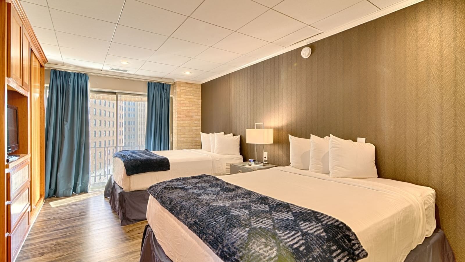 Holiday Inn® Hotel Bedding