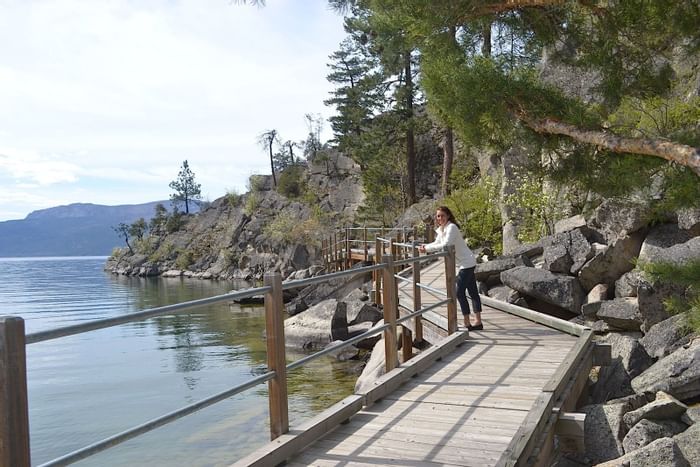 Boardwalks and pathways near Outback Lakeside Vacation Homes