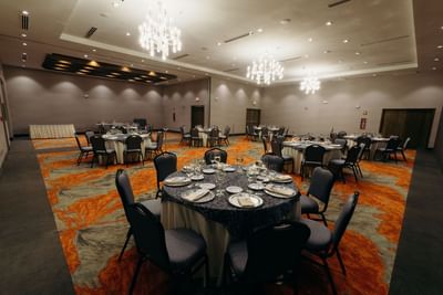 Banquet tables arranged in Araiza Hall at Araiza San Luis