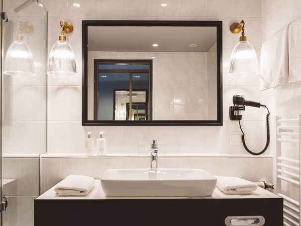 Bathroom vanity in Standard Room at Hotel Berlin Berlin