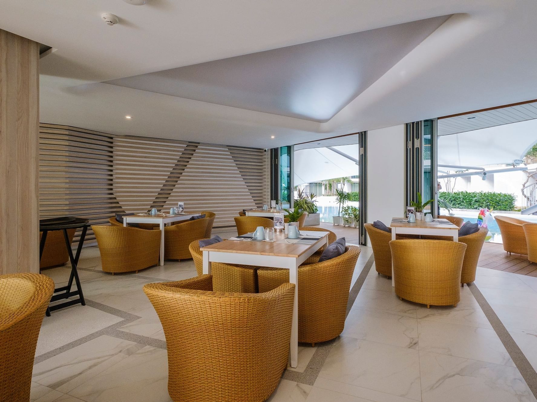 All-day Dining Restaurant - Wyndham Grand Nai Harn Beach Phuket