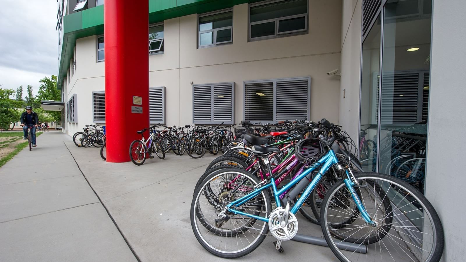 UniLodge @ANU Warrumbul Lodge Canberra_Front of Warrumbul Lodge