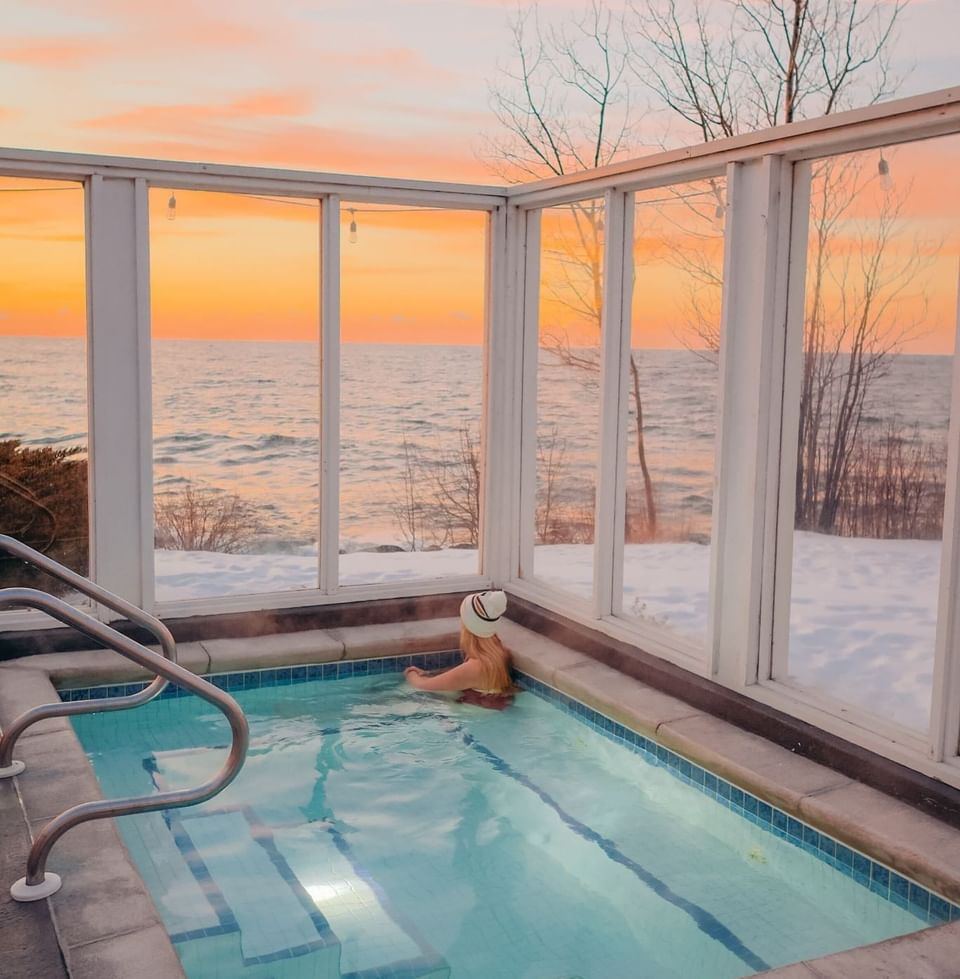 Outdoor Winter Hot Tub