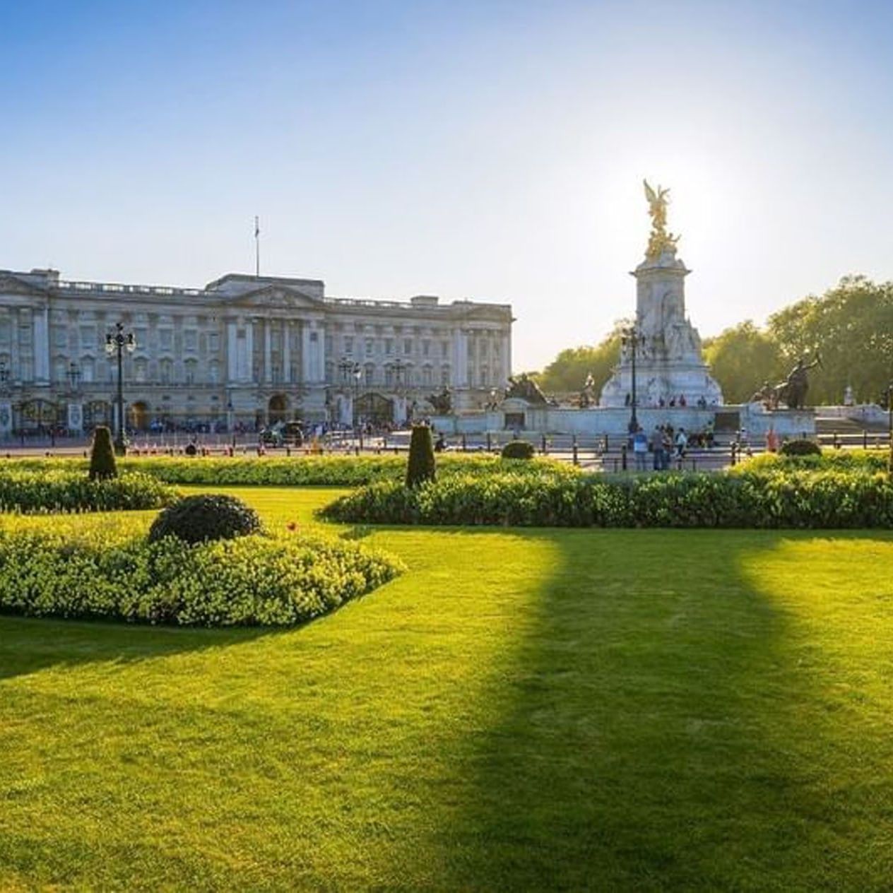 Golden statue of Victory standing by Buckingham Palace near The Capital Hotel, Apartments and Townhouse
