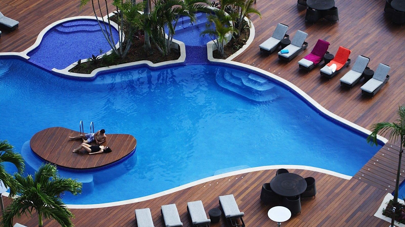 Pool facilities at Pullman Cairns International