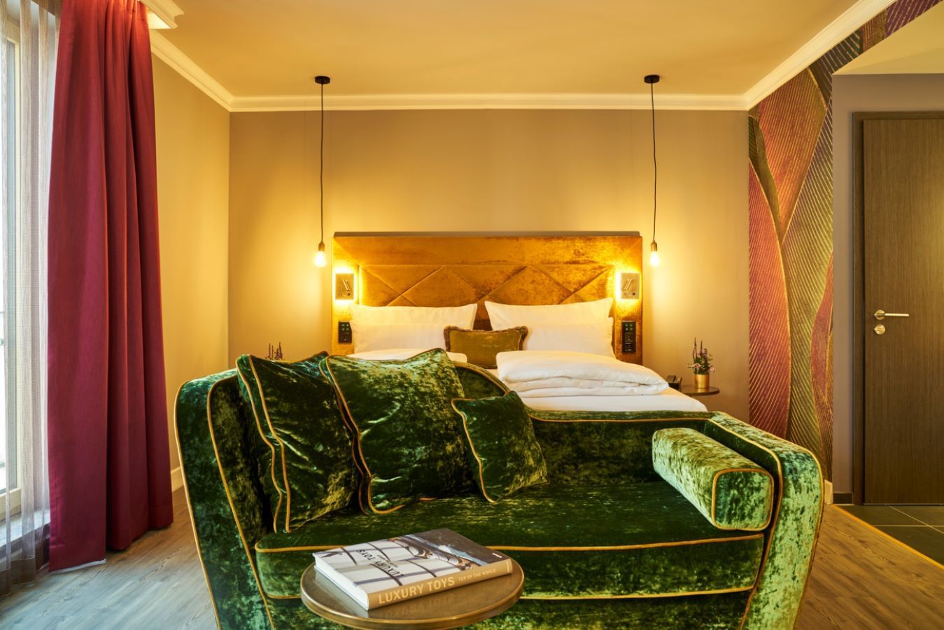 Grand Deluxe Dreibett Zimmer mit Couch, Classic Harmonie Hotel Köln
