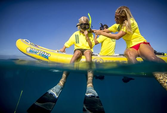 Family snorkelling at Ka'anapali Beach Hotel Hawaii