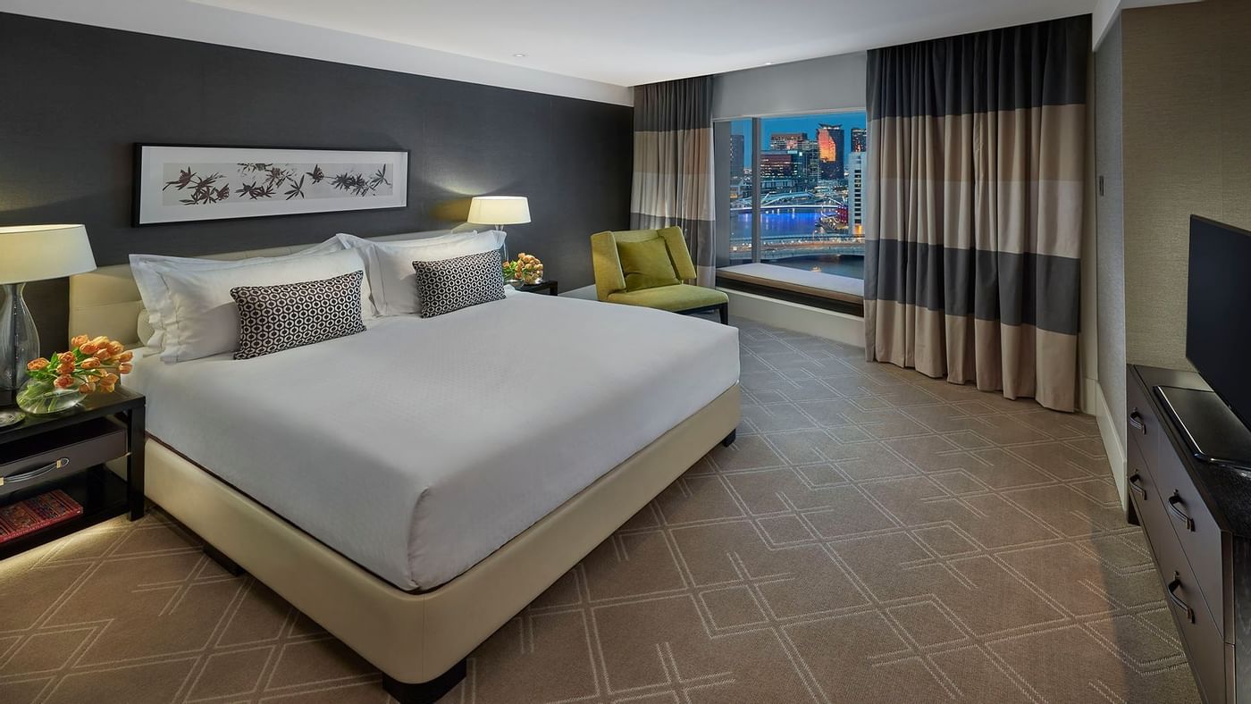 Kingbed in the Executive Suite at Crown Hotels