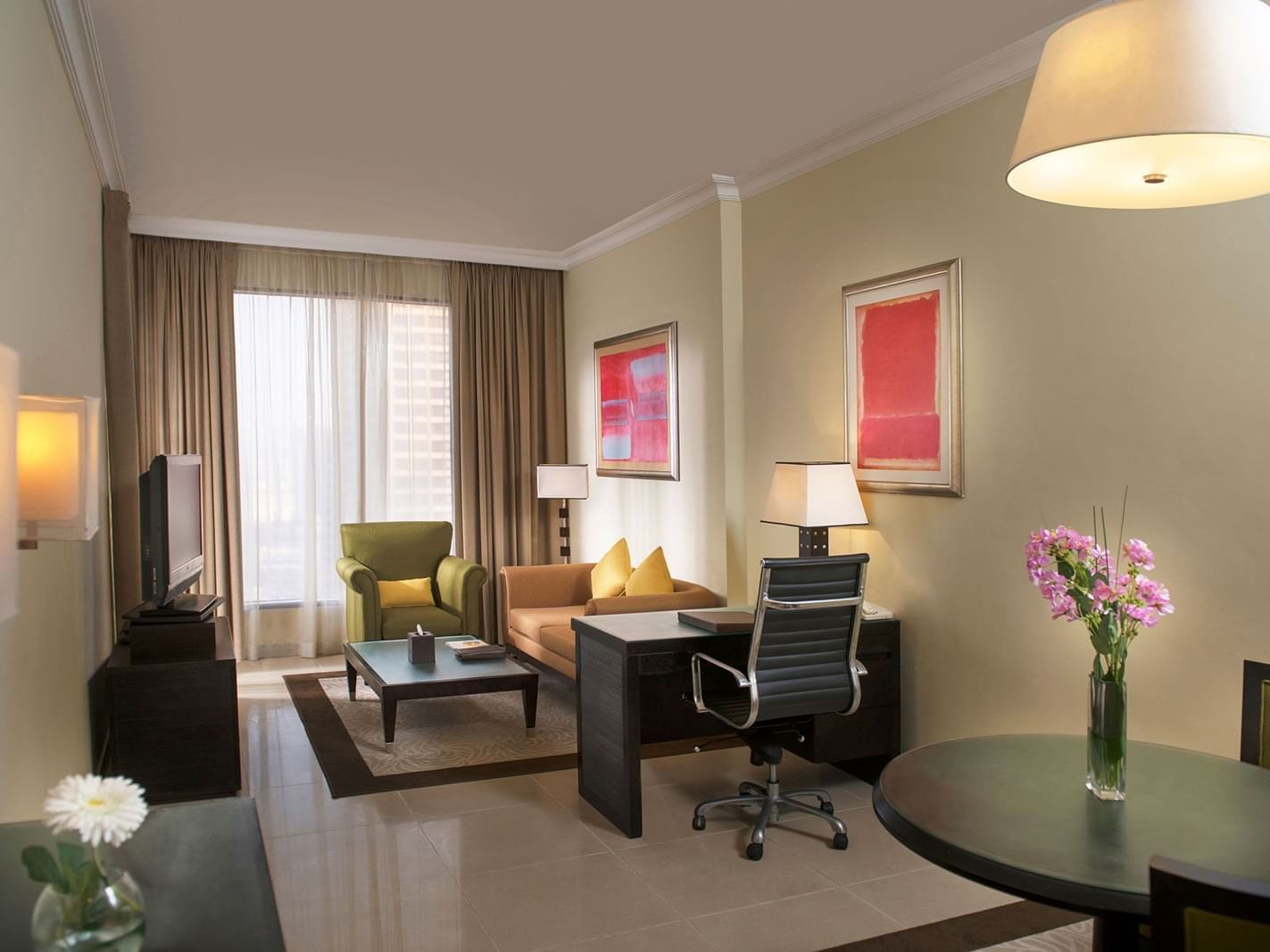 Living area in 1 Bedroom Apt. City View at 2 Seasons H. & Apt.
