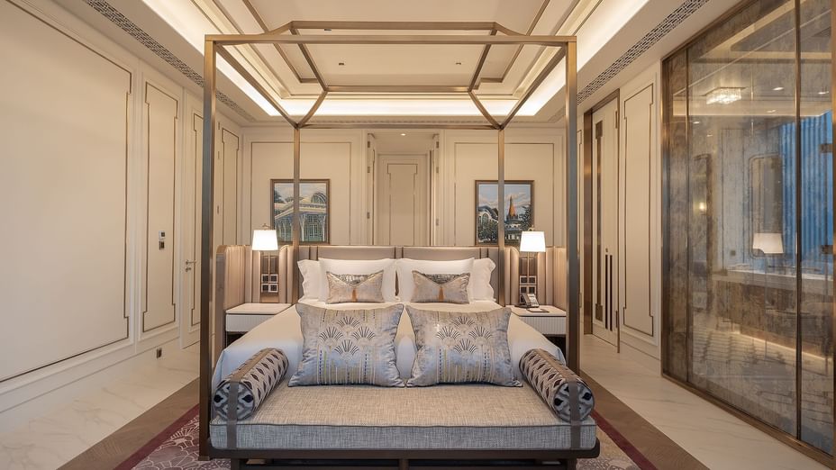 Penthouse Suite with Lounge Access in a hotel near BTS Skytrain