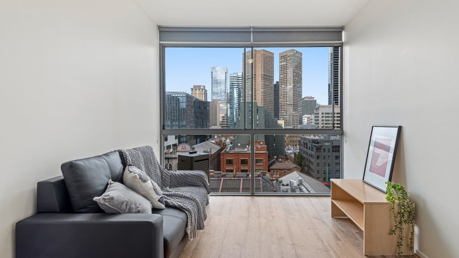 Student Living on Lonsdale - 2 Bedroom Living Area