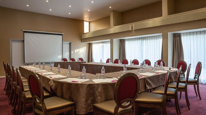 Interior of a Meeting room at Hotel Les Trios Roses