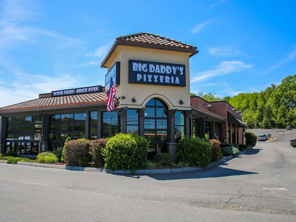 Big Daddy's Pizza Dining near Music Road Resort Hotel and Inn