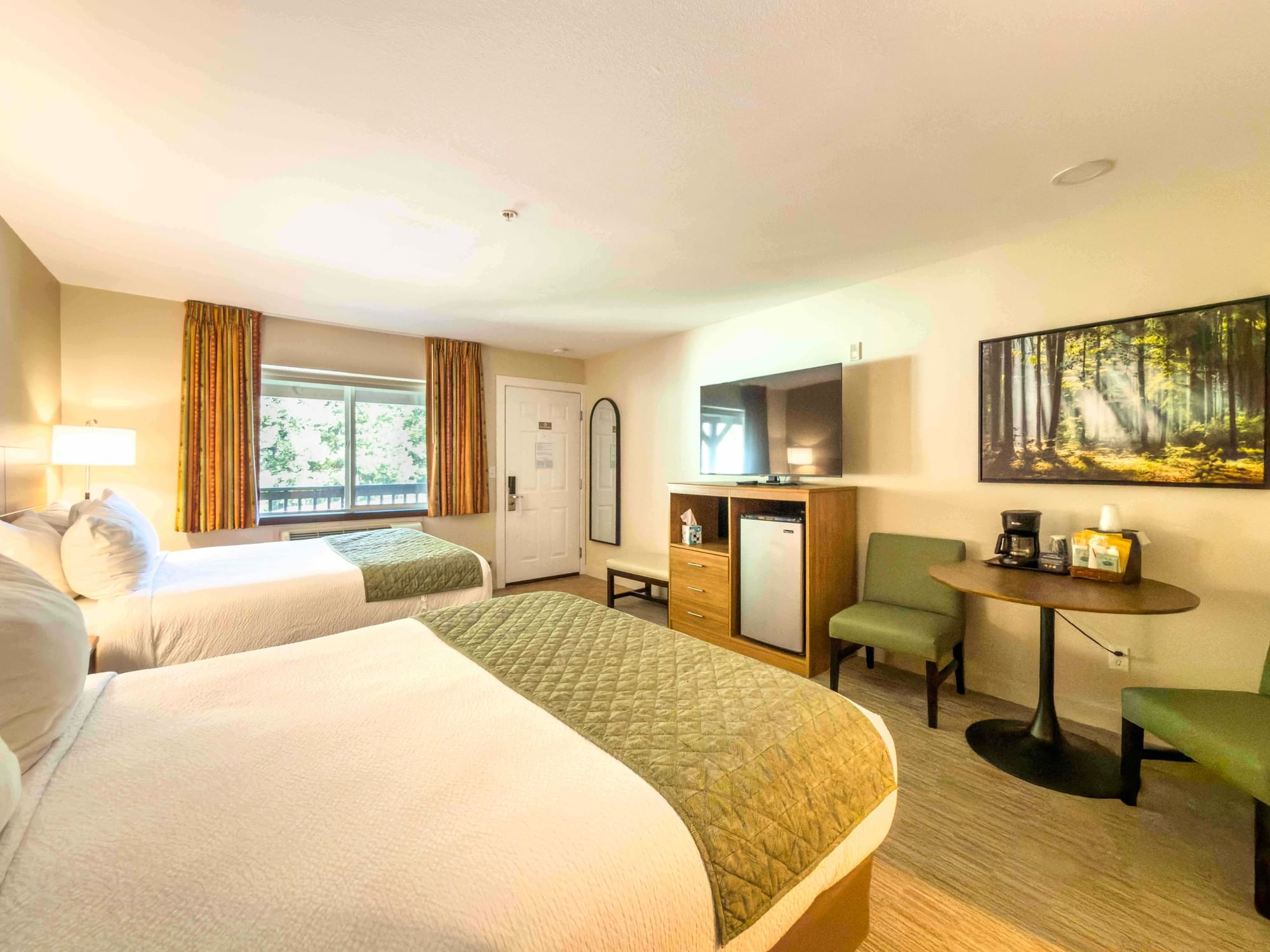 Standard room with two queen beds