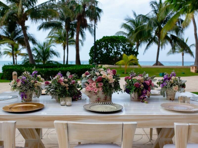 Floral table decors at Sunrise Terrace, Grand Fiesta Americana