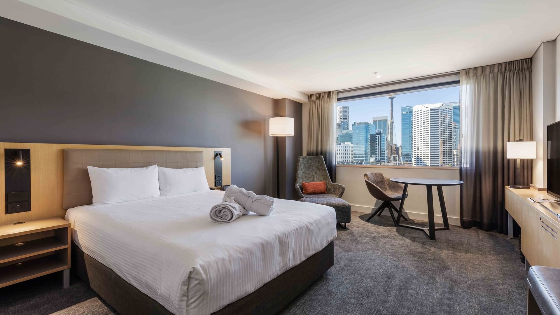 Executive Room, 1 Queen Bed, Darling Harbour View 