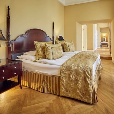 Large Bed & wooden floors, Schloss Suite, Falkensteiner Hotels