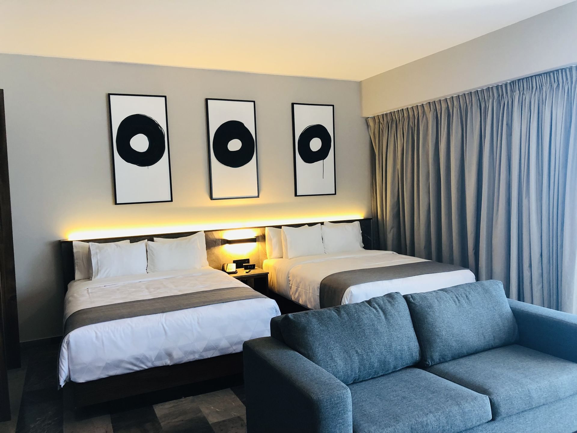 Beds, Junior Suite 2-Queen Ocean View, Viaggio Resort Mazatlan