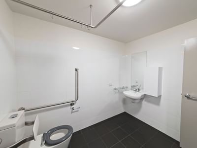 5 Bedroom Apartment Accessible