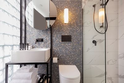 Interior of the bathroom of a room at Brady Hotels Jones Lane