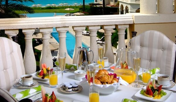 The dining table arrange at The Somerset On Grace Bay
