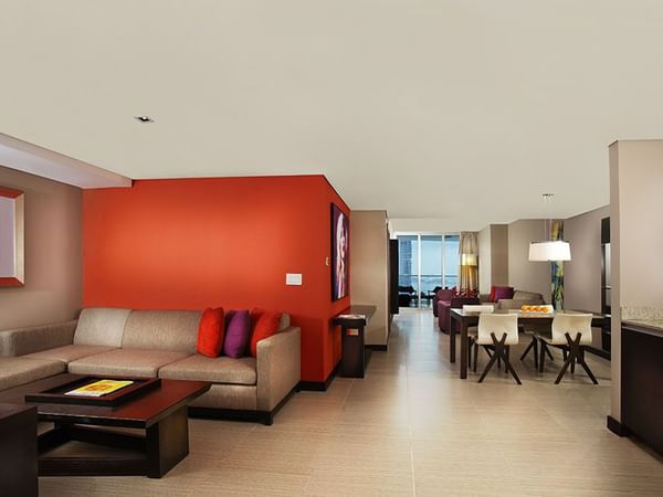 Sala de estar en Studio Suite Vista al Mar en Megapolis Hotel Panamá