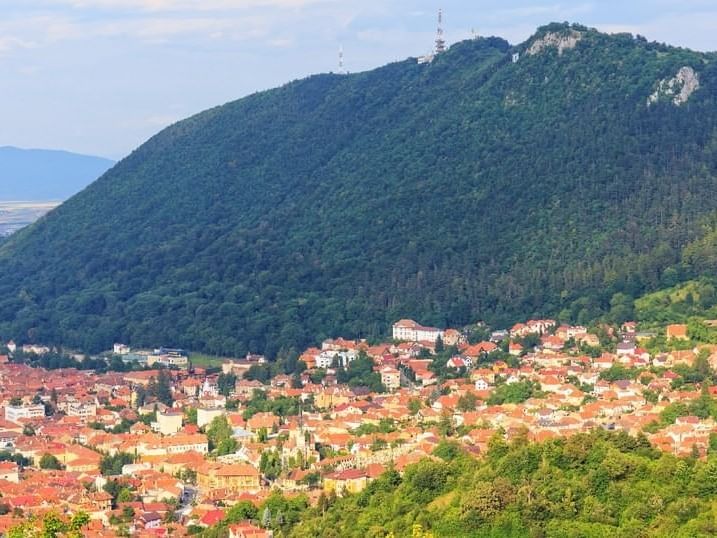 MUNTELE TÂMPA