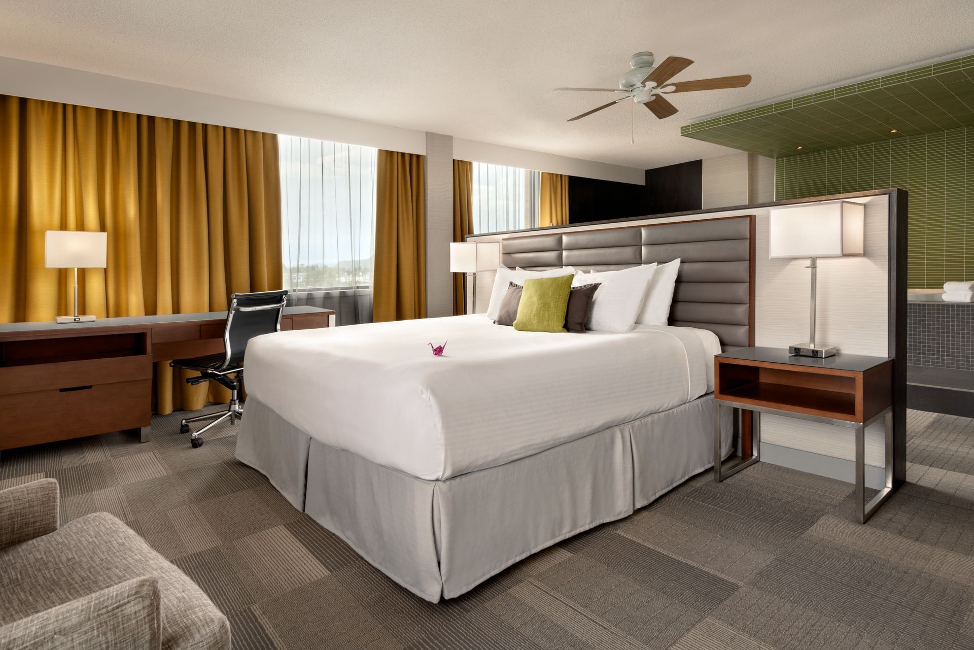 Coast Prince George Hotel by APA - Premium Soaker Junior Suite King(1)