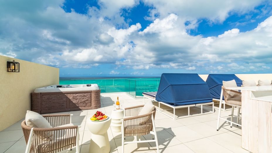 Beachfront Penthouse~Private Deck View~Heated Pool - Airbnb - Beachfront Penthouse Suite