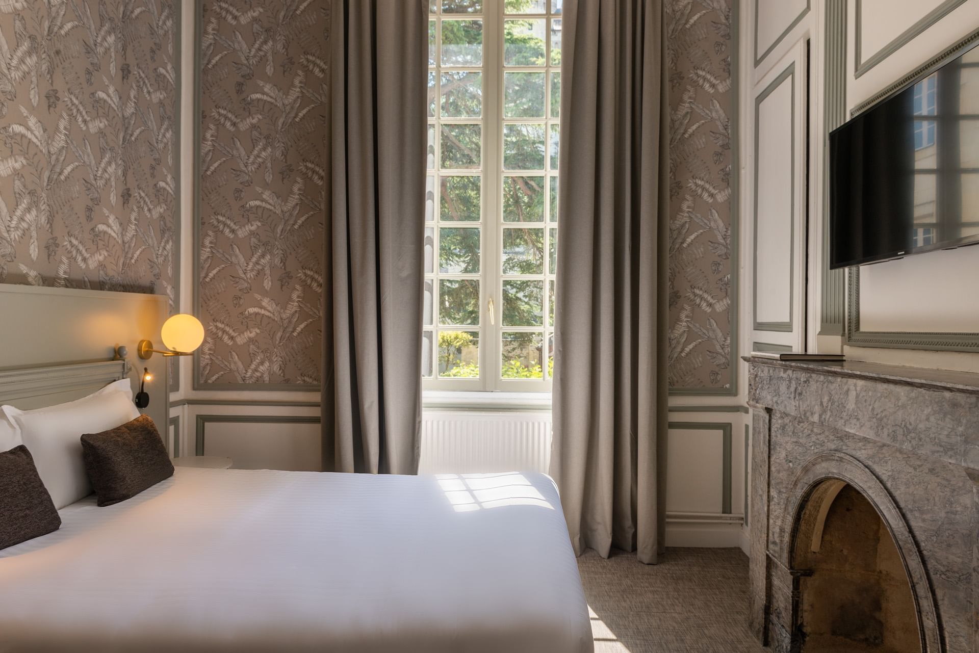 Classic Room at Hotel Anne d'Anjou in Saumur, France