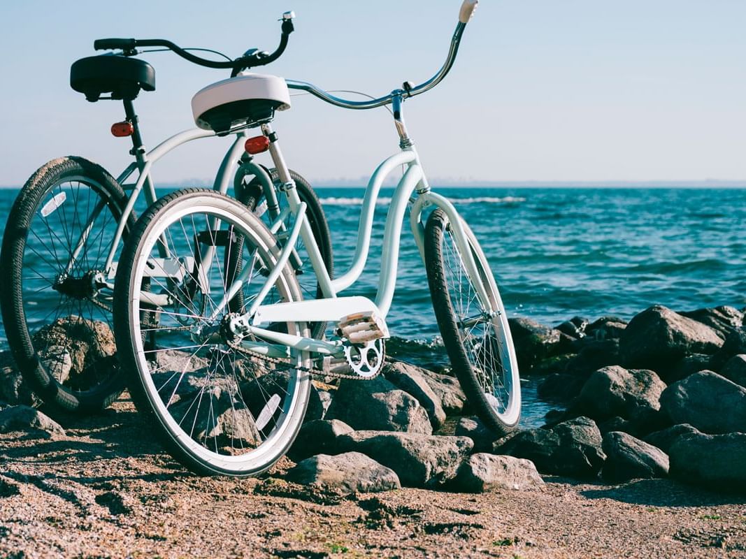 Bicicleta junto al océano