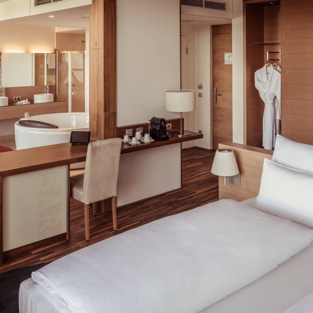Spa suite with whirlpool